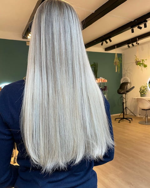 Extra long hair length when booking color jobs