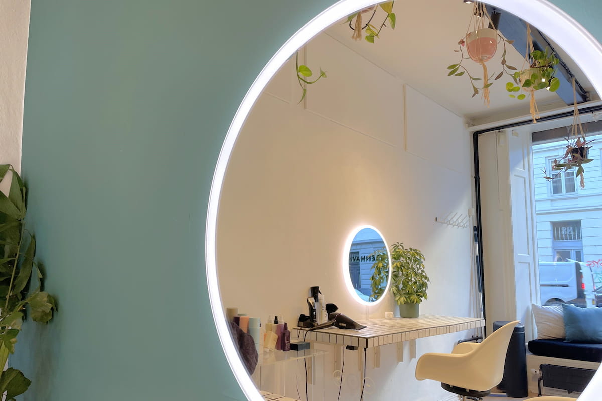 Copenhair mirror reflections